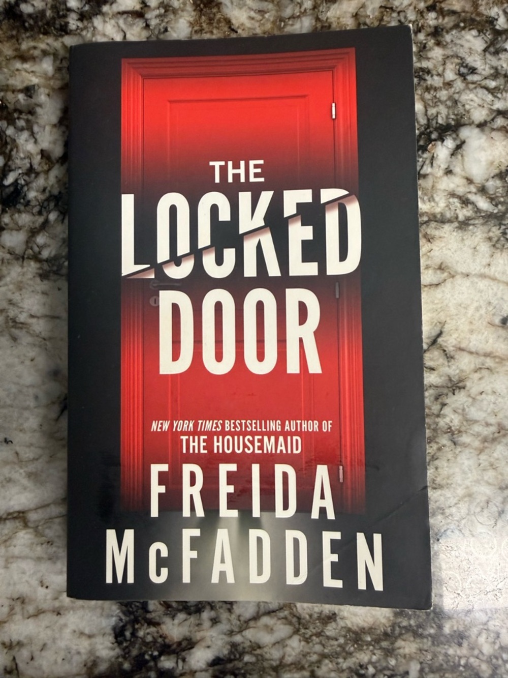 The Locked Door - Red Paperback Thriller
